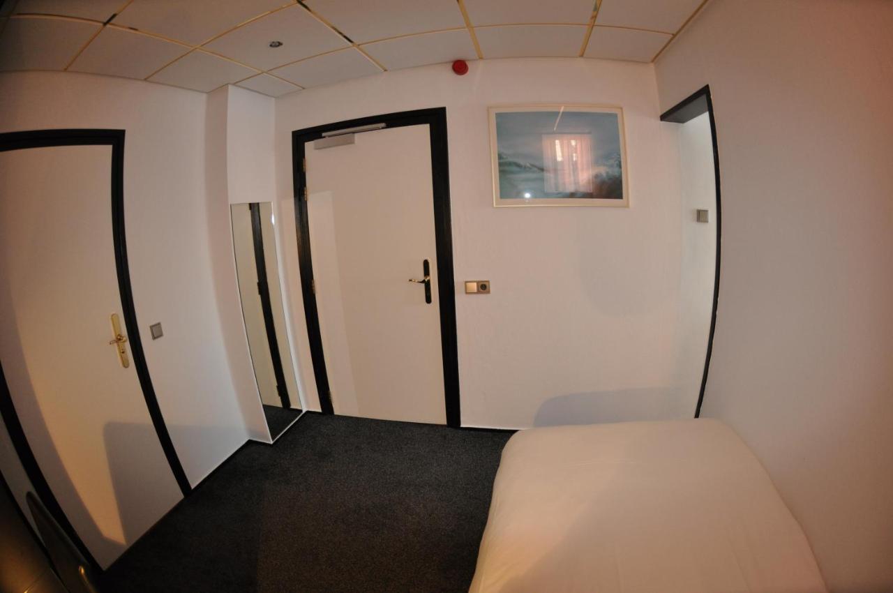 Budget Hotel Le Beau Rivage Middelburg Exterior photo