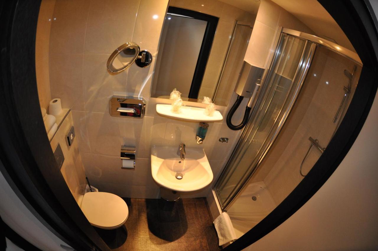 Budget Hotel Le Beau Rivage Middelburg Exterior photo